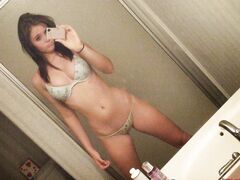 Selfies of amateur girls in underwear