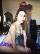 Amateur girl from Philippines in underwear and naked