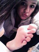 Amateur feet photo collection, young girls edition