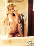 Nude self shots of pretty amateur girls