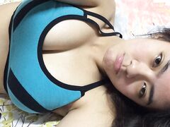 Nude selfies of a chubby Asian chick