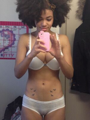 Selfies of amateur girls in underwear