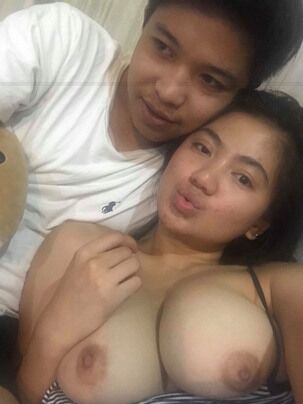 Leaked private photos of a busty filipina and her boyfriend