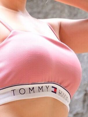 Amateur girl from Philippines in underwear and naked